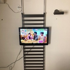 TV  TOSHIBA 年式2011　壁掛式DIY テレビ高さ調整可能