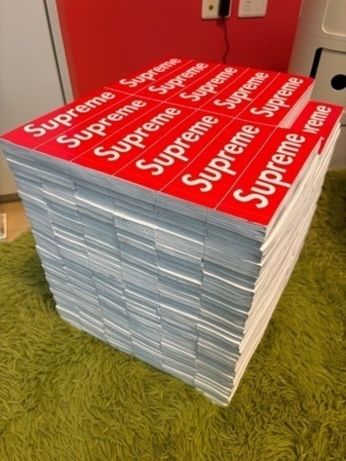 コーヒーテーブル Supreme Rotary Hero Sticker Bricks Table