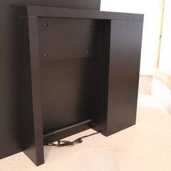 Cassina ixc.(カッシーナ・イクスシー)のEast by Eastwest LOGGIA(ロッジア) ドレッサー。大きな鏡と黒で統一され、機能性とデザイン性を兼ね備えたラグジュアリーな鏡台♪