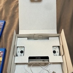 PS VITA 本体 ソフト4本&16GBメモリースティック付き PS VITA 本体 ソフト4本&16GBメモリースティック付き