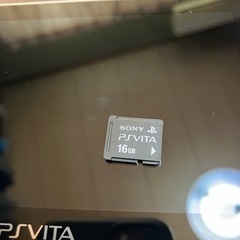 PS VITA 本体 ソフト4本&16GBメモリースティック付き
