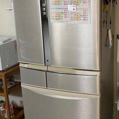 冷蔵庫（451L、2010年製）