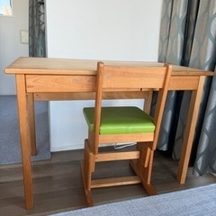 日本製、こども家具専門店で購入した子供用勉強机(椅子サイズ変更可)
