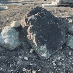 鳥海石約9t三波石1.2tその他石