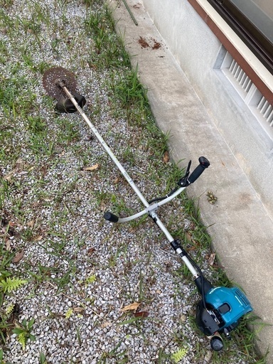 マキタ　makita 草刈機　刈払い機