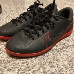 今日16時半まで【無料】キッズ NIKE サッカーシューズ 24cm