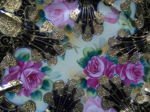 オールドノリタケメープルリーフ印手書き色絵金彩金盛薔薇の図美しい飾り皿