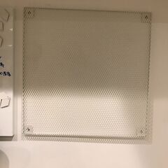 IKEAのマグネットボード あげます。