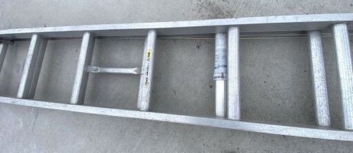 二連伸縮はしご　 アルインコ　CX-700　4.2～7ｍ　保管品　2連梯子　ハシゴ 二連伸縮はしご アルインコ CX-700 4.2～7m 保管品 2連梯子 ハシゴ