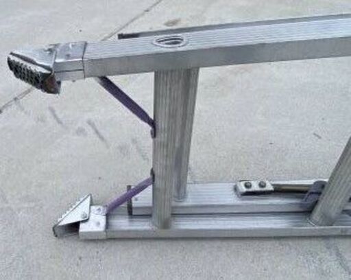 苫小牧バナナ】新品未使用品 TOGU/トーグ 充電式LED小型作業灯 9LED