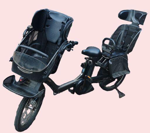 ｃ59土日もお子様と土足のまま、いろいろなタイプのご試乗が可能です。  ️２０インチ、チャイルドシート、３人乗り、２人乗り、１人乗り、電動アシスト自転車  安心の無料保証；点検サービス付きバカ良心的な中古電動自転車屋です。  　電動自転車・リサイクル専門店　　ご試乗をしてから、ご購入できます。  バカ良心的な電動自転車屋です。ブリヂストン、ヤマハ共同生産モデル。  バッテリーは、新品の９０％以上の性能を保持してコンディション良好です。  １回の充電で３０ｋｍ程度