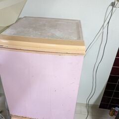 シャープ　ピンクの冷蔵庫