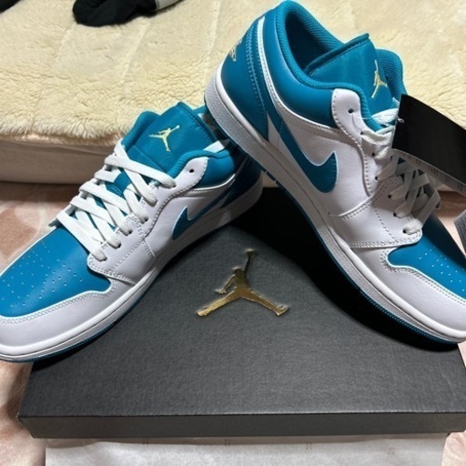 値下げ‼️新品‼️NIKEエアジョーダン1‼️アクアブルーとホワイトのコンビ