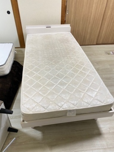 家具 ベッド シングルベッド　マットレス付き　配送可能