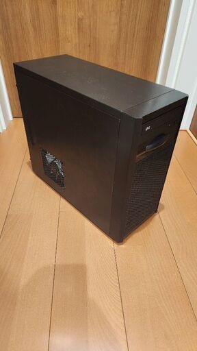 ゲーミングPC　CPU：AMD Ryzen 5 2600X　メモリ：32GB　SSD：512GB　HDD：2TB　GPU：Radeon RX580 8GB