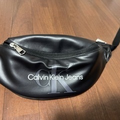 CALVIN KLEIN ボディバッグ　黒