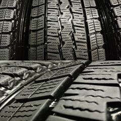 【DUNLOP SV01 195/80R15 107/105L LT】スタッドレス【トヨタ 100系ハイエース 純正ホイール 15インチ 6J6HPCD139.7】バリ溝　(TE323)