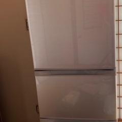 2016年製東芝冷凍冷蔵庫330Lです。