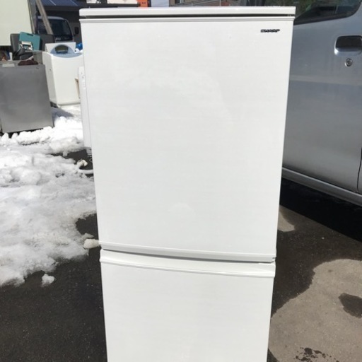 美品 SHARP シャープ 137L 2ドア冷蔵庫 2018年 SJ-D14D ホワイト どっちも付け替えドア