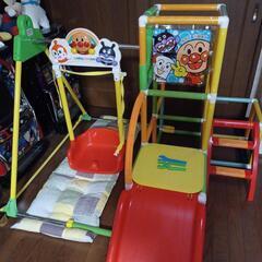 アンパンマン滑り台ブランコと、キティちゃん滑り台セット アンパンマン滑り台ブランコと、キティちゃん滑り台セット