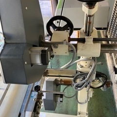 自動上下シール貼り機