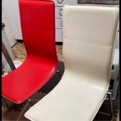 赤と白の椅子　家具 椅子 