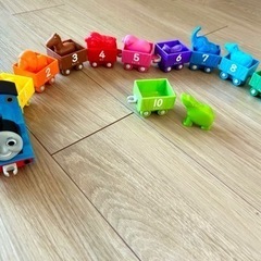 色、数の知育に！トーマス列車のおもちゃ