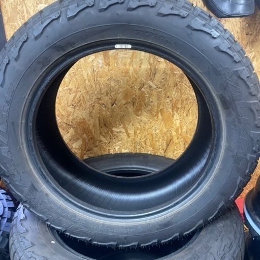 ファルケン ワイルドピーク 275\55r20 アメ車 四駆