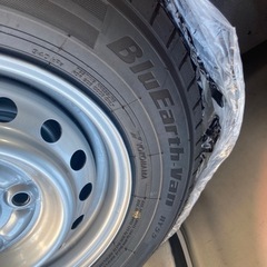 YOKOHAMAタイヤ　BLUEARTH 　