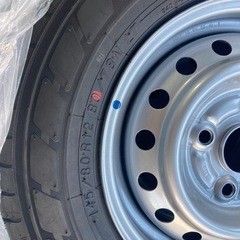 YOKOHAMAタイヤ　BLUEARTH 　