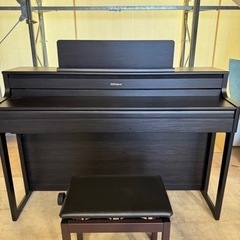 値下げ！ Roland HP704 21年製 電子ピアノ 専用椅子 ヘッドフォン配送無料 楽器 鍵盤楽器、ピアノ 値下げ！ Roland HP704 21年製 電子ピアノ 専用椅子 ヘッドフォン配送