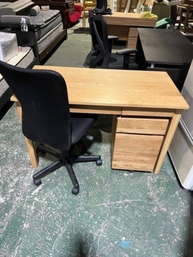オフィス用家具 机配達可能