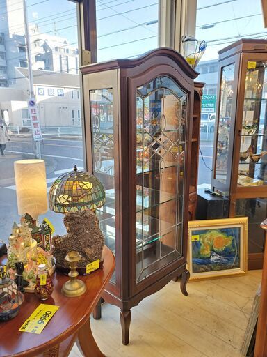 アンティーク家具 飾りガラス 飾り棚 猫脚 コレクションラック コレクションケース ガラスショーケース  照明付き 2枚ガラス扉 (左右側面扉) ガラス棚板4枚 検) ロイズ アンティークス☆横幅75㎝×奥行37㎝×高さ178㎝☆近隣配送無料 買取帝国 朝霞店