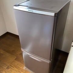 冷蔵庫　パナソニック　NR-B149W