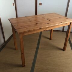 木製テーブル（小）
