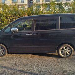 車(ヴォクシー煌 平成22年)