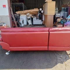  アース美原店ニトリ / NITORI カウチソファ JO0108 レッド　ヘッドレスト付き 革 右カウチ L字ソファ 3人掛けソファ 3人掛けソファ