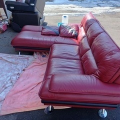  アース美原店ニトリ / NITORI カウチソファ JO0108 レッド　ヘッドレスト付き 革 右カウチ L字ソファ 3人掛けソファ 3人掛けソファ