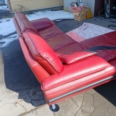  アース美原店ニトリ / NITORI カウチソファ JO0108 レッド　ヘッドレスト付き 革 右カウチ L字ソファ 3人掛けソファ 3人掛けソファ