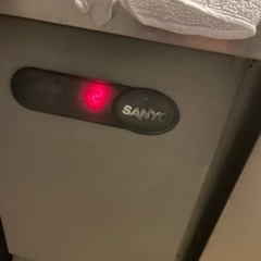 現役業務用冷蔵庫2台とショーケース3台