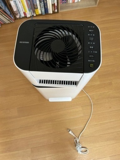 サーキュレーター付き除湿機