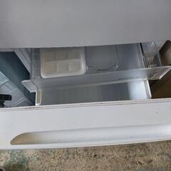 ヤマダ電機ノンフロン冷凍冷蔵庫YRZ-F15G1 　2021年式