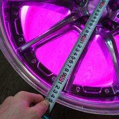 光るテーブル　ホイール