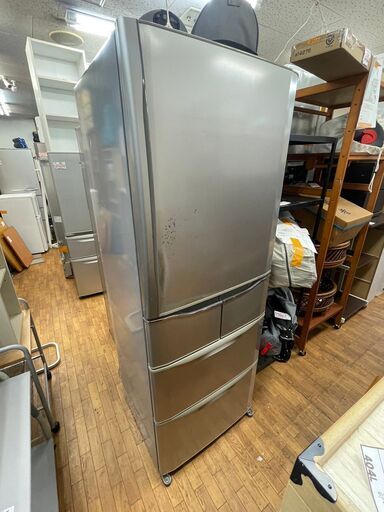 リサイクルショップどりーむ鹿大前店No8348 冷蔵庫　大き目　格安冷蔵庫！　４０４L　自動製氷機能故障　2004年製　他動作確認OK