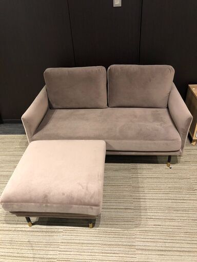 【展示品・未使用品】カウチソファ 大人可愛い ベルベット調カウチソファ 幅135cm 参考価格49,990円自社配送時代引き可※現金、クレジット、スマホ決済対応※