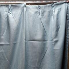 水色カーテン　サイズ横幅　1m、　長さ1,75m