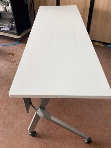 オカムラ スタックテーブル 白色 1800×600 H720 キャスター脚ロック可 センターテーブル