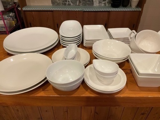 白い食器セット