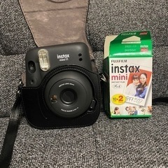 instax mini 11 チェキ　ケース・期限切れフィルム付き