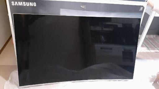 SAMSUNG　SUHDスマートテレビ８シリーズ５５インチ